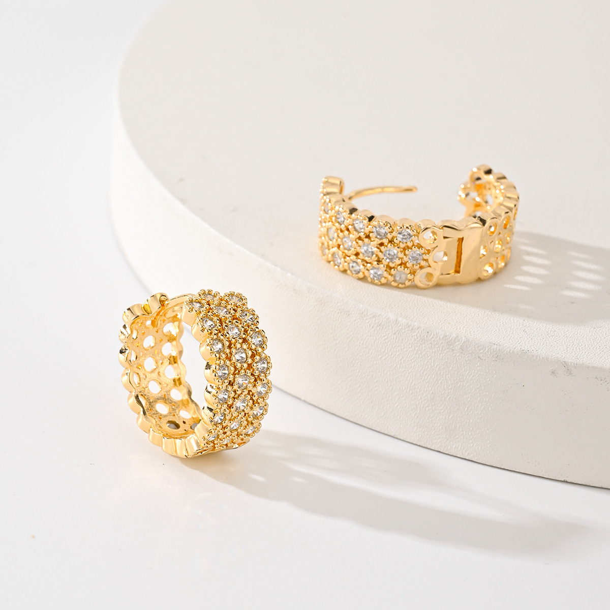 **✨ Boucles d'Oreilles Sophistiquées - Design Chic et Intemporel, Parfait pour Sublimer Toutes vos Tenues**