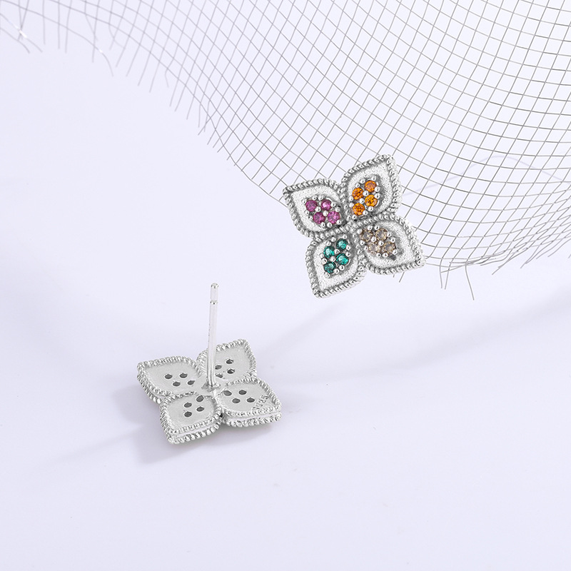 🌿 Boucles d'Oreilles S925 en Argent - Diamants Couleur Herbe à Quatre Feuilles, Élégance et Raffinement au Quotidien