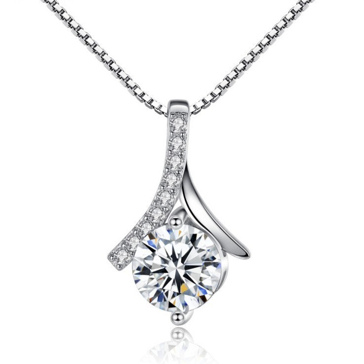 Pendentif Trèfle en Argent S925 - Diamant Éclatant, Élégance Intemporelle pour Toutes Occasions