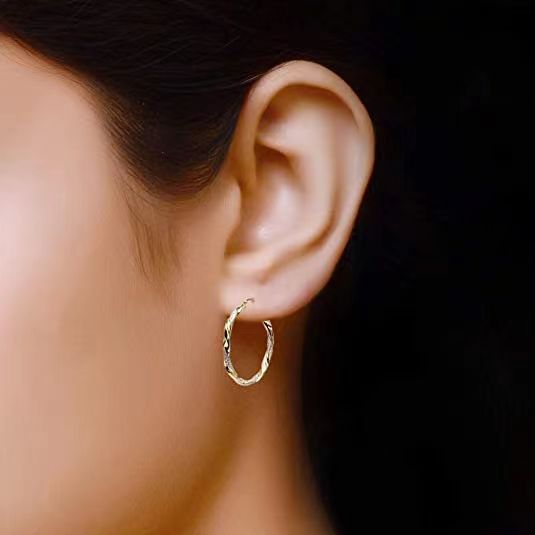 ✨ Boucles d'Oreilles Dorées Élégantes - Design Minimaliste en Métal, Parfaites pour Subir votre Look Chic !