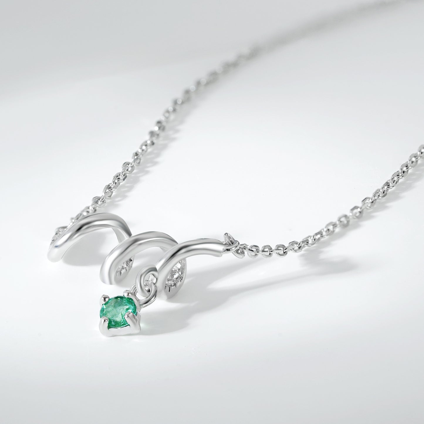 ✨ Collier Raffiné en Argent S925 - Pendentif Émeraude Luxueux, Idée Cadeau Élégante pour Femme Moderne