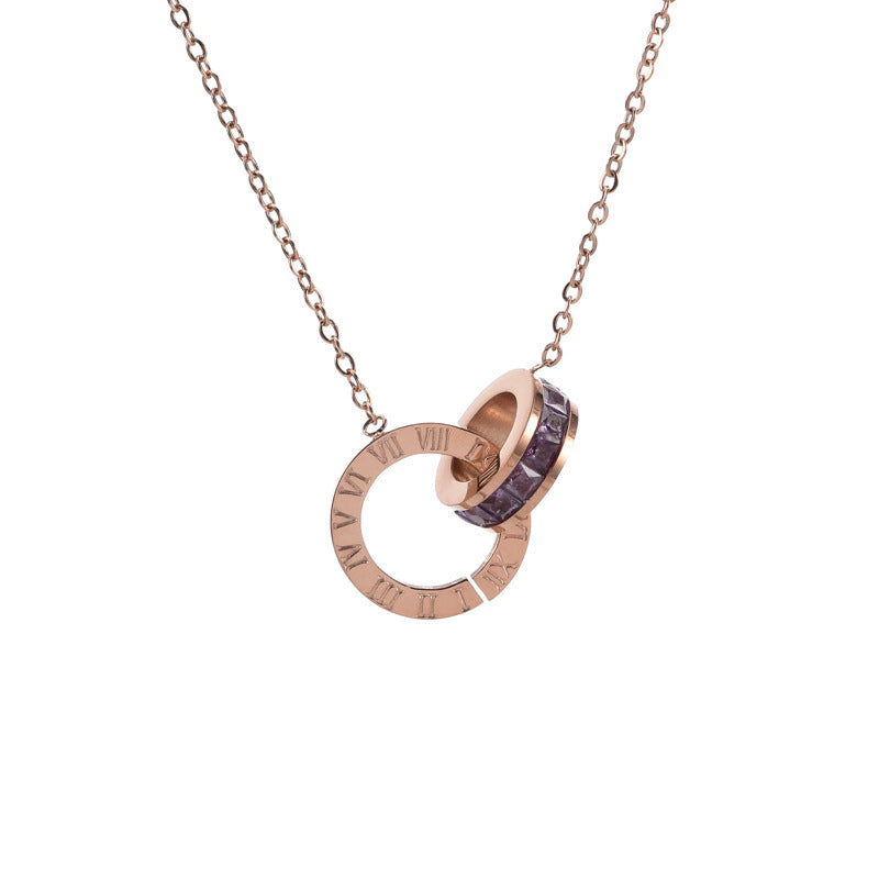 Collier Élégant Femme en Acier Titane - Pendentif Chiffres Romains, Diamants Brillants pour un Style Raffiné