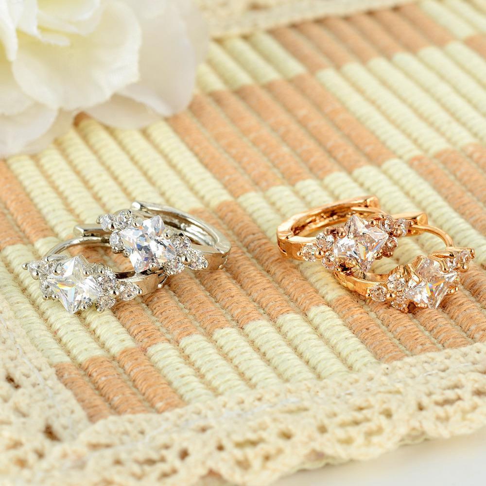 Boucles d’Oreilles Élégantes Personnalisées - Design Carré en Zircon, Style Européen et Américain Chic