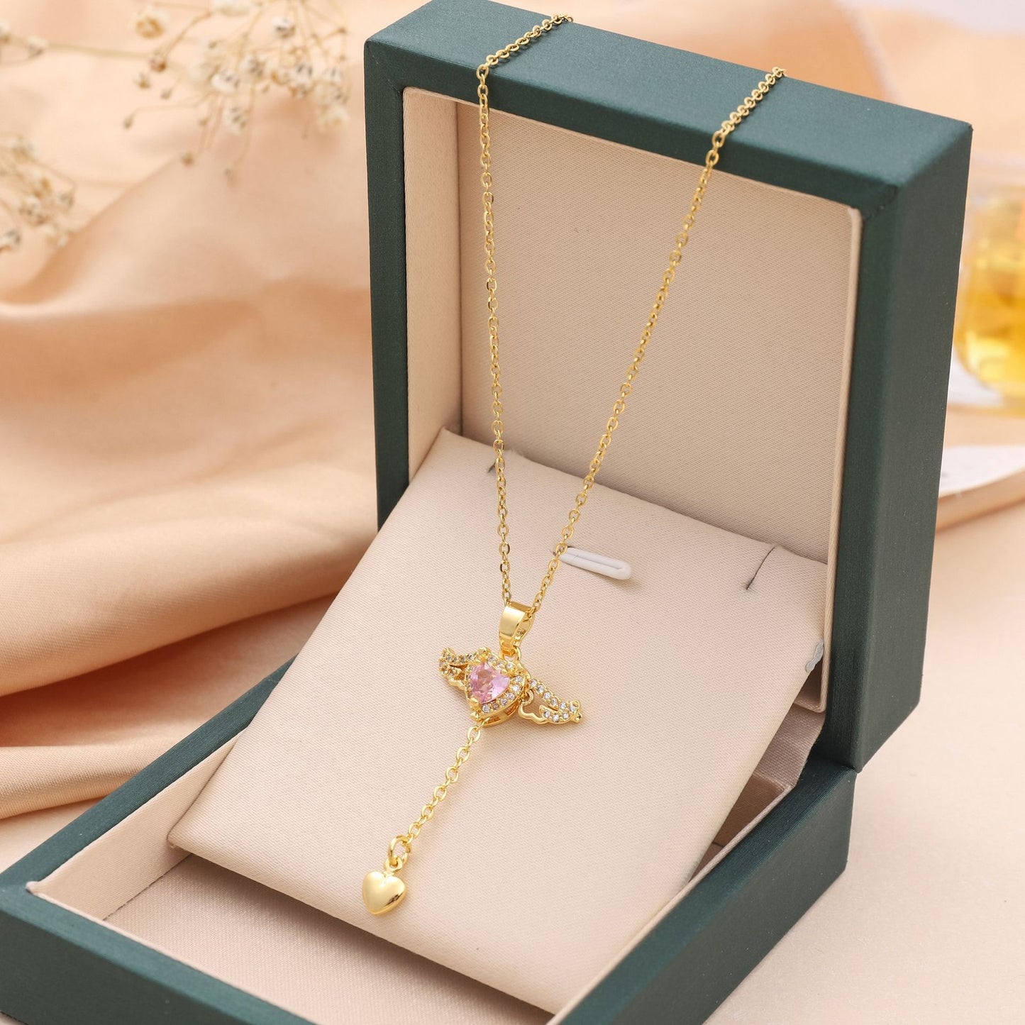 Collier Élégant avec Cristal - Ailes d'Ange et Cœur Mobile, Cadeau Idéal pour la Saint-Valentin et les Occasions Spéciales