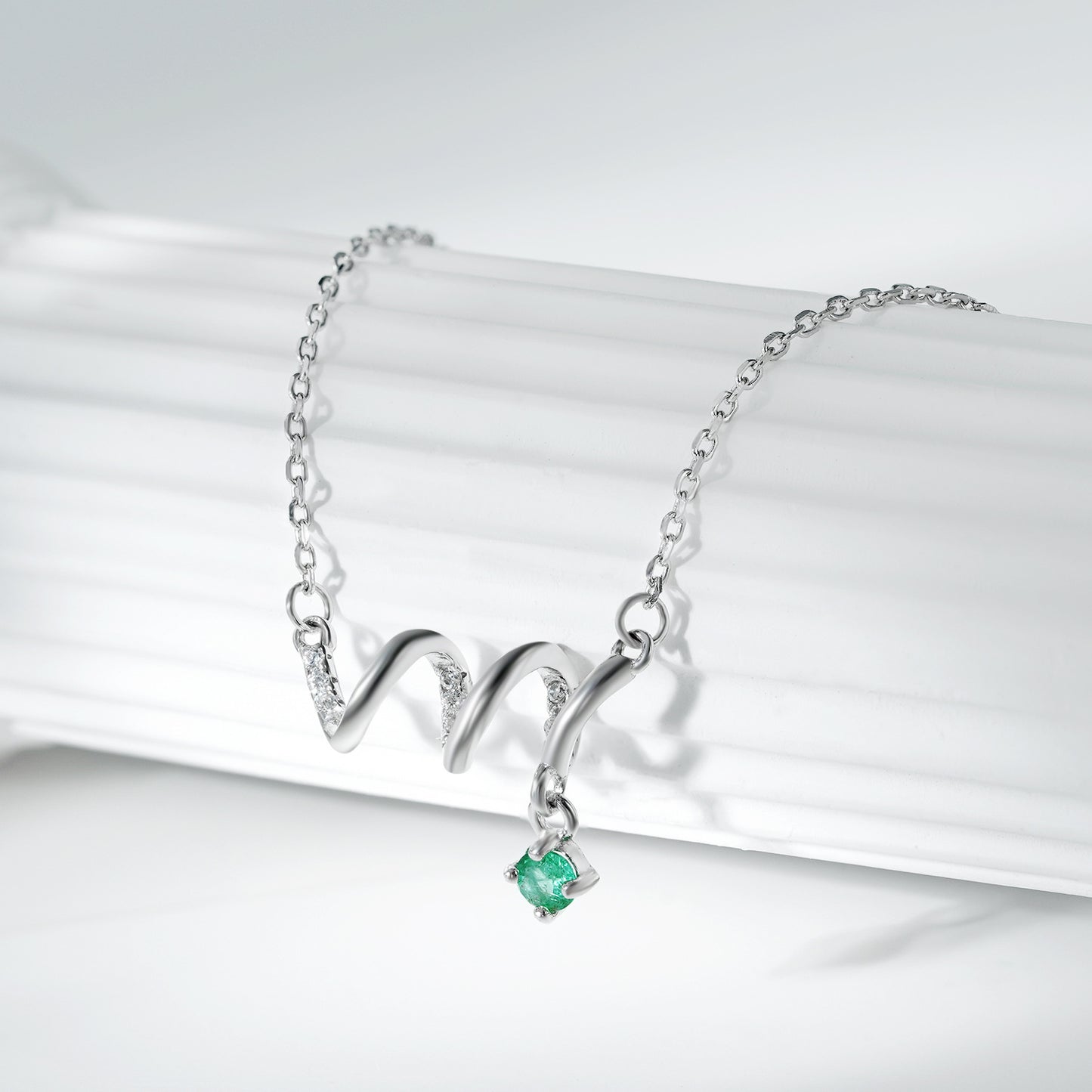 ✨ Collier Raffiné en Argent S925 - Pendentif Émeraude Luxueux, Idée Cadeau Élégante pour Femme Moderne