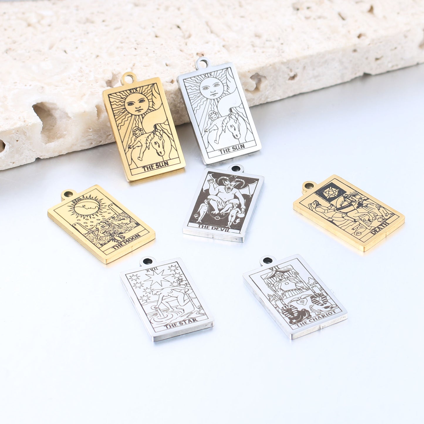 ✨ Collier Tarot Vintage en Acier Inoxydable - Porte-Bonheur Élégant, Durable et Idéal pour un Style Unique