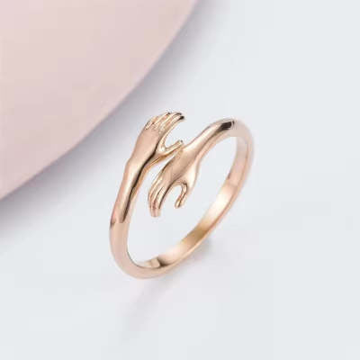 Image du produit Bague Simple "Mains qui S'enlacent" – Élégance Géométrique et Design Unisexe 🤝💍