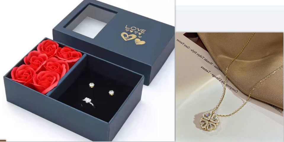 ✨ Collier Coeur Magnétique Rétro - Élégance Symbolique, Trèfle Porte-Bonheur 🍀 Cadeau Raffiné et Romantique 💖