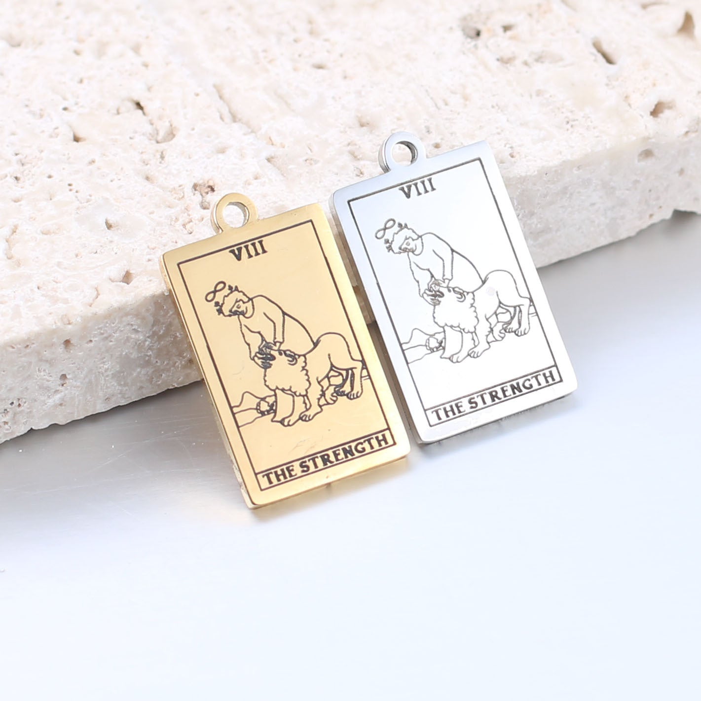 ✨ Collier Tarot Vintage en Acier Inoxydable - Porte-Bonheur Élégant, Durable et Idéal pour un Style Unique