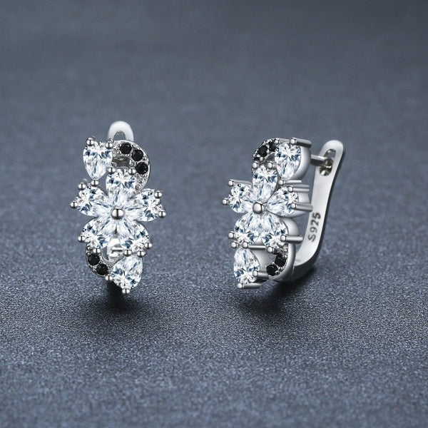 ✨ Élégantes Boucles d'Oreilles en Zircon - Design Floral Raffiné, Idéal pour Sublimer Votre Style Tendance 🌸