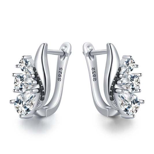 🌟 Élégance Aérienne: Boucles d'Oreilles Ailes Classiques avec Zircon Étincelant en Goutte ✨