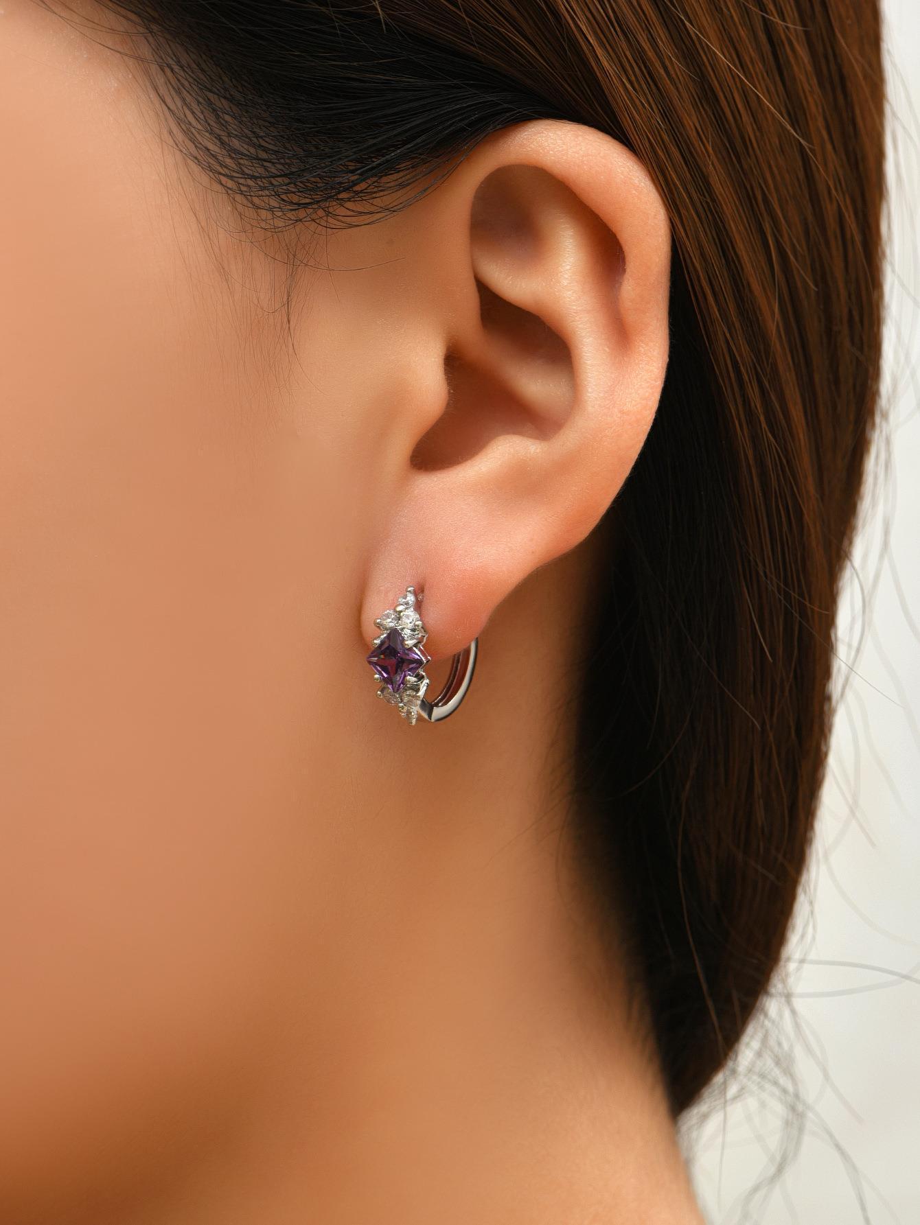 Boucles d’Oreilles Élégantes Personnalisées - Design Carré en Zircon, Style Européen et Américain Chic