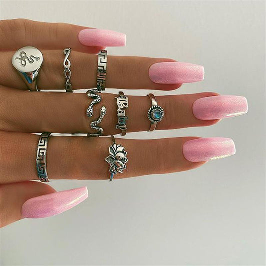 💍 Ensemble de Bagues Vintage Élégantes - Design Lotus & Serpent, Alliage Raffiné, Accentue Votre Style avec Charme

Qu'en penses-tu ? Je peux ajuster si nécessaire !
