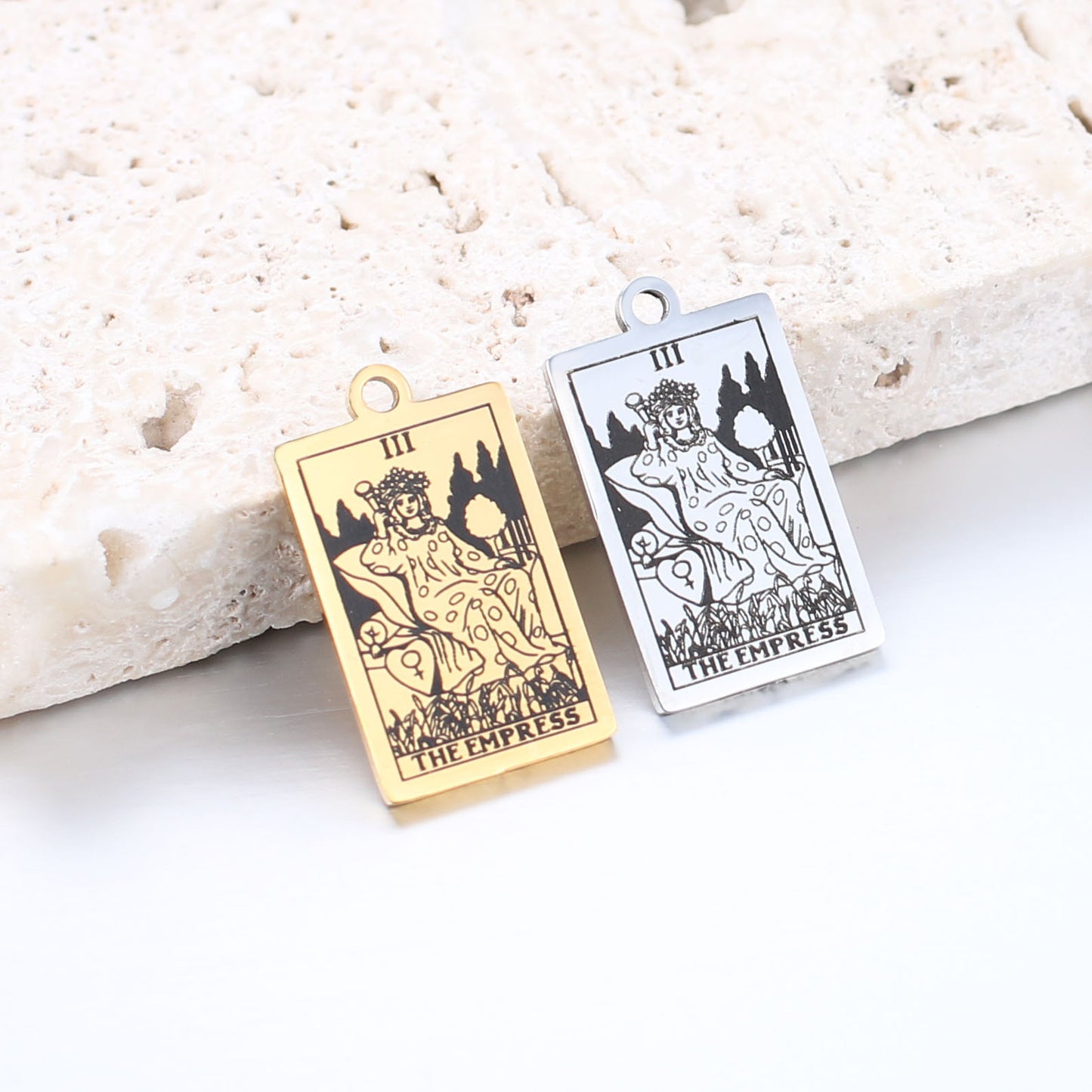 ✨ Collier Tarot Vintage en Acier Inoxydable - Porte-Bonheur Élégant, Durable et Idéal pour un Style Unique