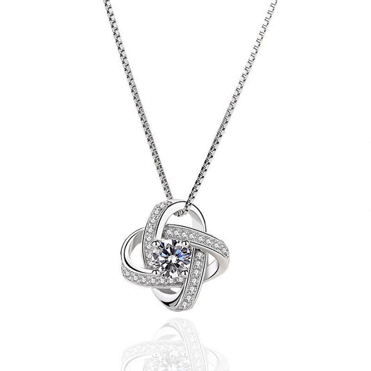 Pendentif Trèfle en Argent S925 - Diamant Éclatant, Élégance Intemporelle pour Toutes Occasions