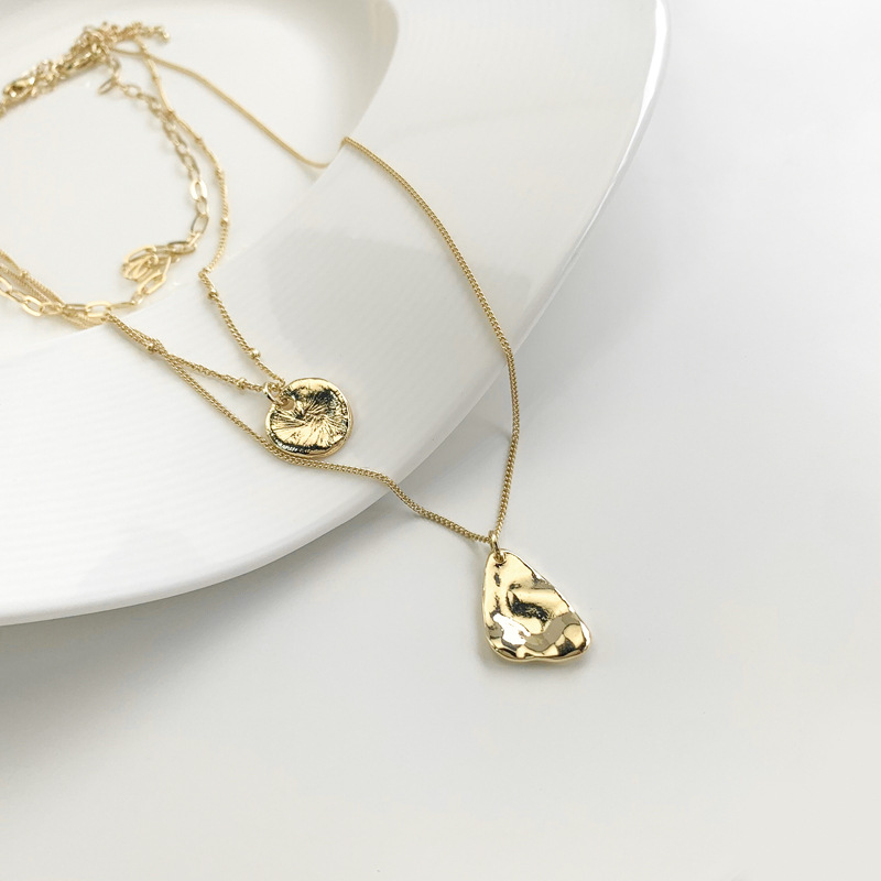 🌟 Élégant Collier Multi-Couches - Pendentif Triangle Moderne, Style Unisexe, Parfait pour Sublimer Vos Tenues 🎉  

Ce titre est engageant, contient des mots-clés pertinents et reste dans la limite de caractères. Qu'en pensez-vous ? 😊