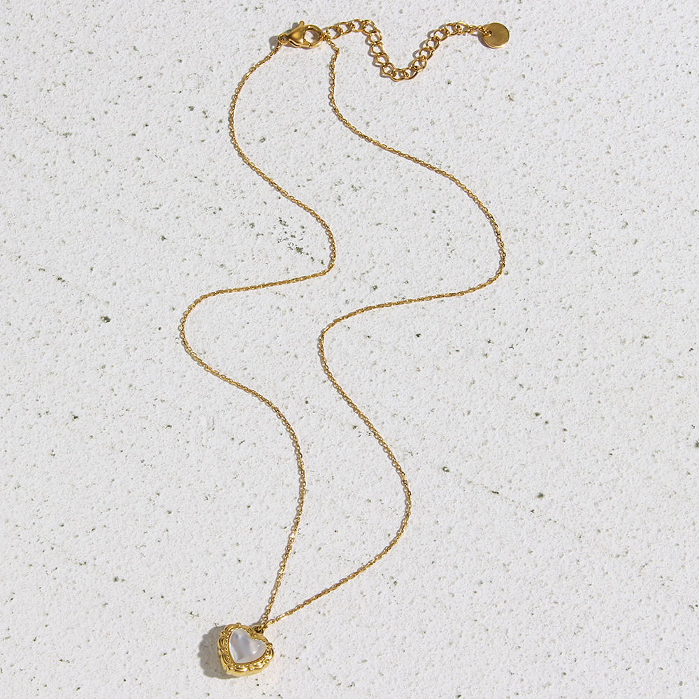 ✨ Pendentif Amour Élégant - Acier Inoxydable Plaqué Or 18k, Style Vintage Chic pour Sublimer Votre Look