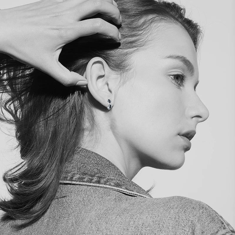 ✨ Boucles d'Oreilles Rondes en Cuivre - Zircon Éclatant, Élégance Moderne, Confort Inégalé 🌟