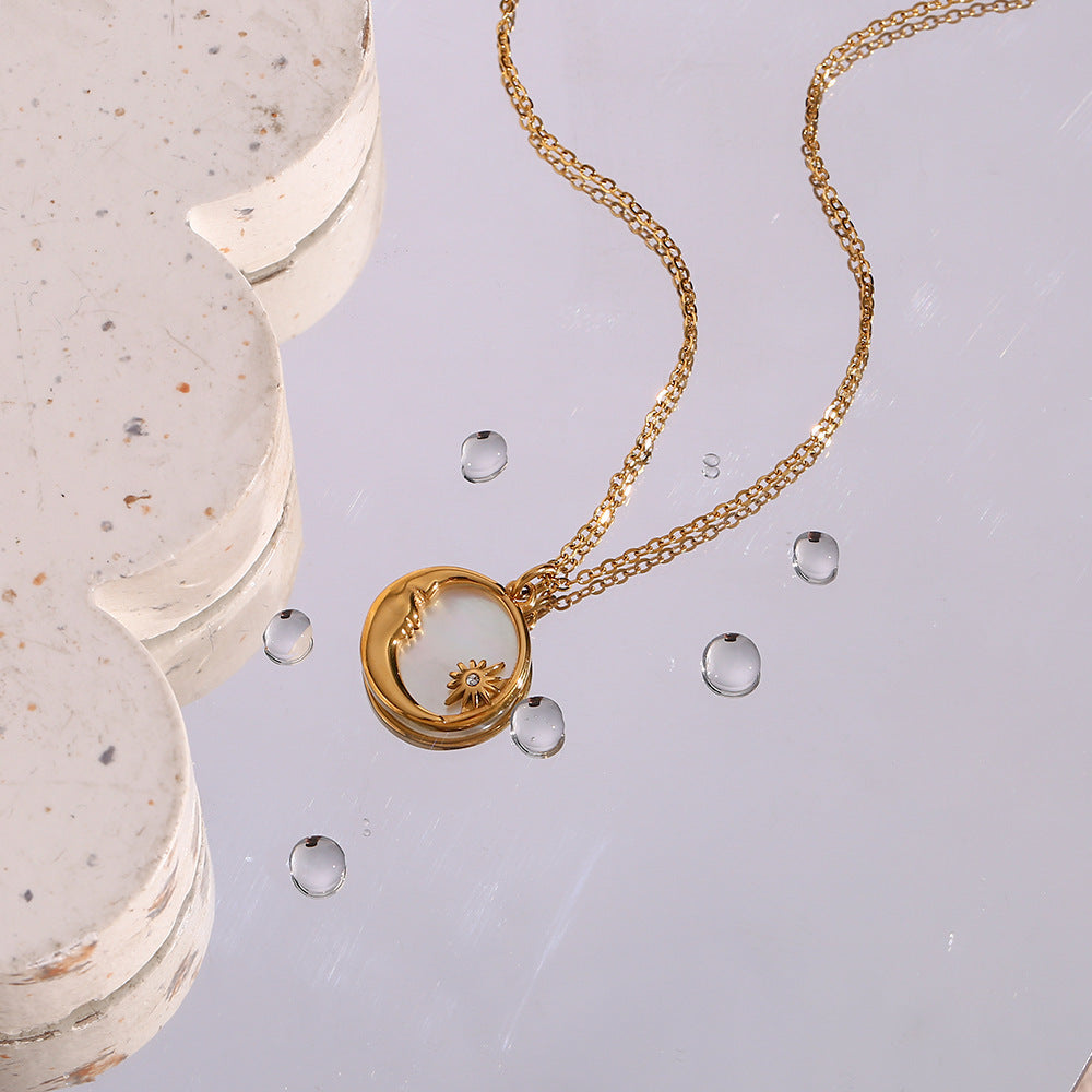 Élégant Collier Coquillage en Forme de Lune - Design Raffiné, Idéal pour Sublimer Vos Tenues Quotidiennes