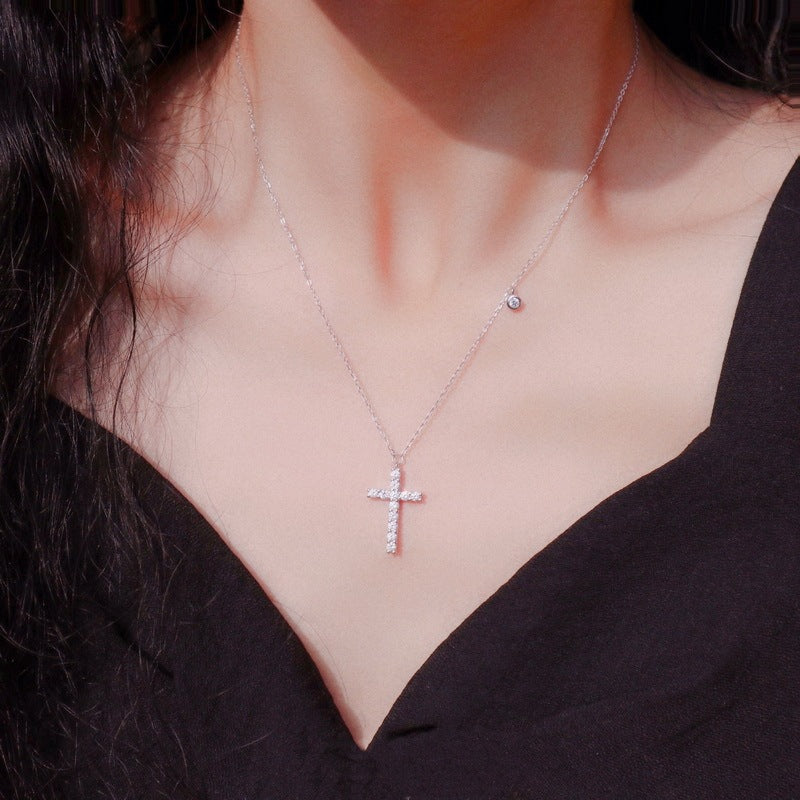 ✨ Collier Croix en Argent S925 - Élégance Simple, Style Tendance, Parfait pour Sublimer Votre Décolleté !