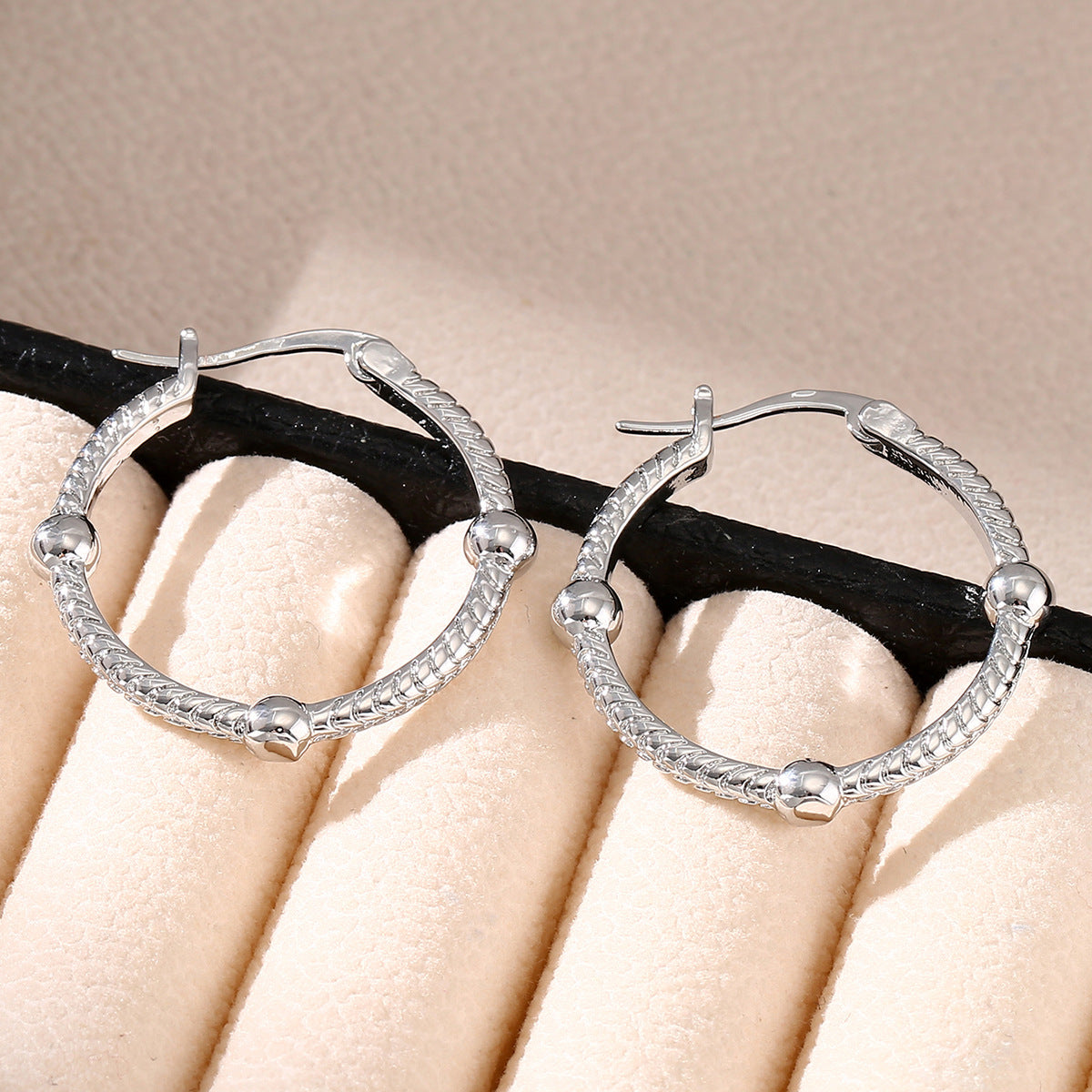 ✨ Boucles d'Oreilles Géométriques Rétro - Élégance Intemporelle, Qualité Premium, Idéales pour Toutes Occasions ✨