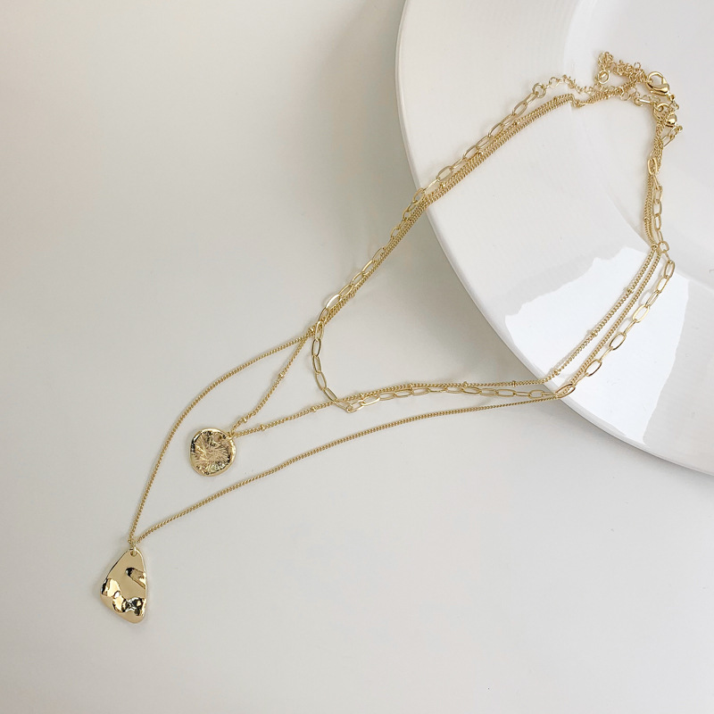 🌟 Élégant Collier Multi-Couches - Pendentif Triangle Moderne, Style Unisexe, Parfait pour Sublimer Vos Tenues 🎉  

Ce titre est engageant, contient des mots-clés pertinents et reste dans la limite de caractères. Qu'en pensez-vous ? 😊