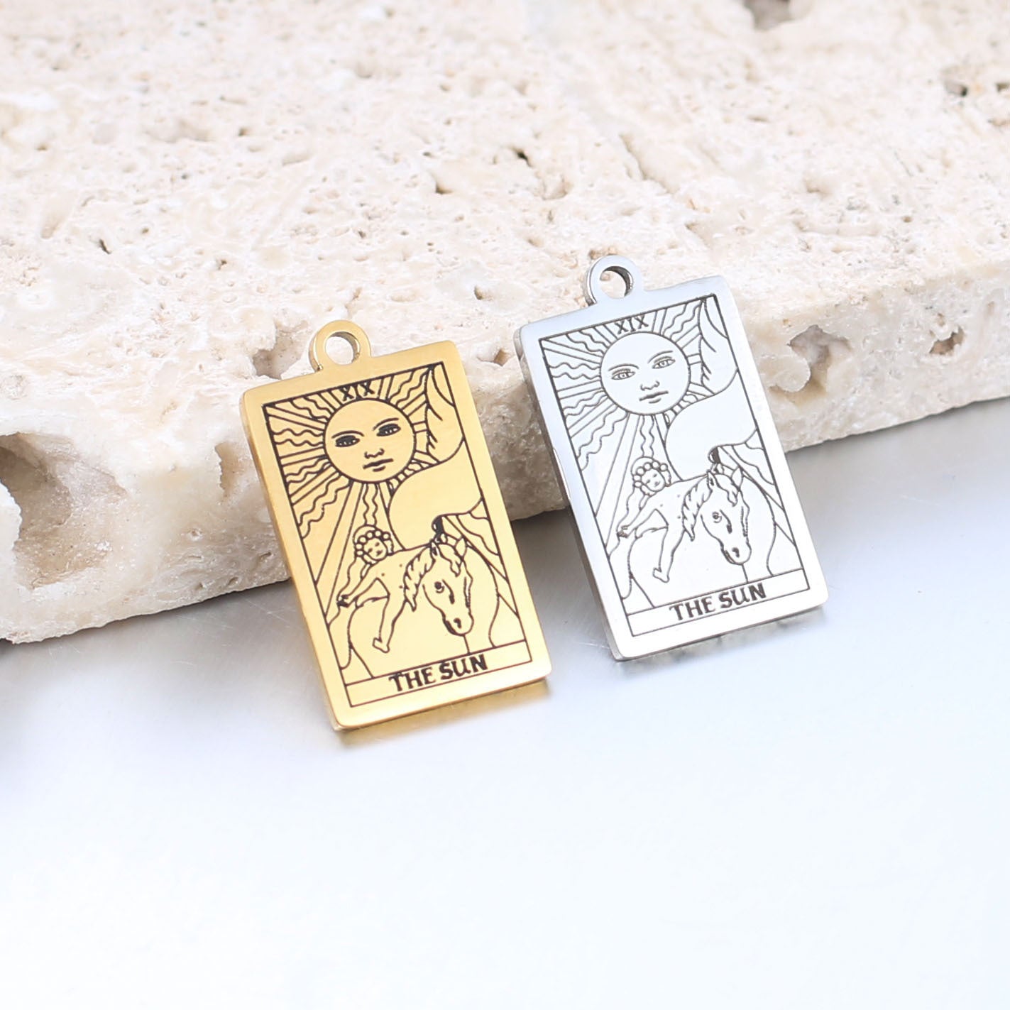 ✨ Collier Tarot Vintage en Acier Inoxydable - Porte-Bonheur Élégant, Durable et Idéal pour un Style Unique