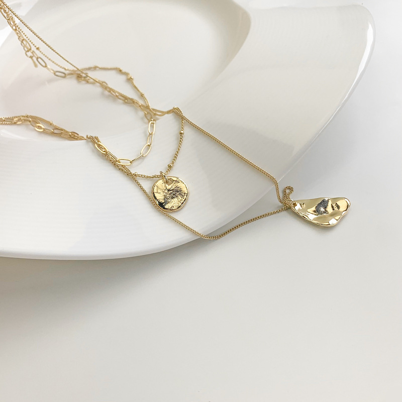 🌟 Élégant Collier Multi-Couches - Pendentif Triangle Moderne, Style Unisexe, Parfait pour Sublimer Vos Tenues 🎉  

Ce titre est engageant, contient des mots-clés pertinents et reste dans la limite de caractères. Qu'en pensez-vous ? 😊