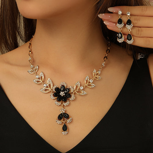 Élégant Set Bijoux Vintage - Collier et Boucles Fleurs Multi-couleurs, Design Unique pour Sublimer Vos Tenues