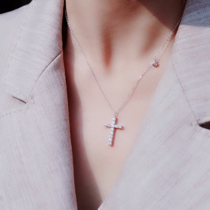 ✨ Collier Croix en Argent S925 - Élégance Simple, Style Tendance, Parfait pour Sublimer Votre Décolleté !