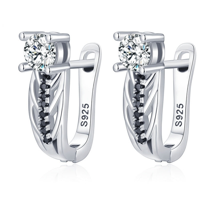 ✨ Boucles d'Oreilles Sophistiquées en Zircon Creux - Élégance Intemporelle pour Sublimer Votre Style au Quotidien !