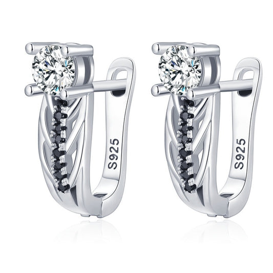 ✨ Boucles d'Oreilles Sophistiquées en Zircon Creux - Élégance Intemporelle pour Sublimer Votre Style au Quotidien !