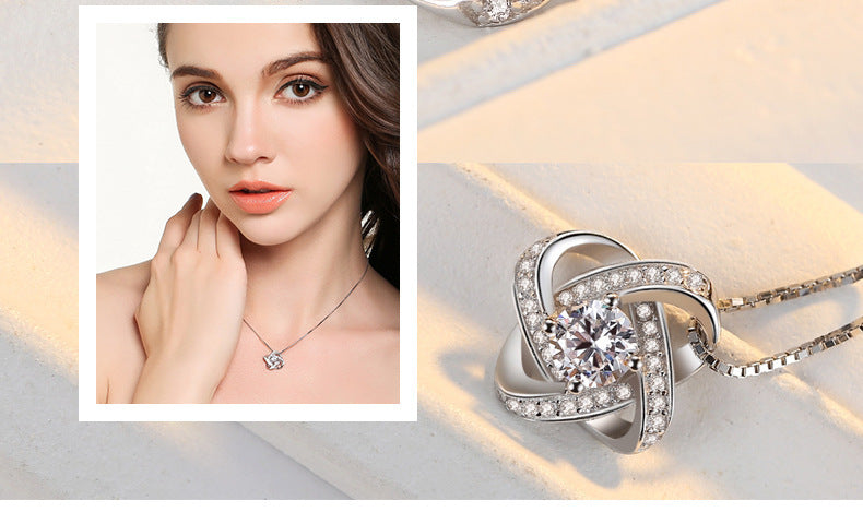 Pendentif Trèfle en Argent S925 - Diamant Éclatant, Élégance Intemporelle pour Toutes Occasions