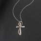 💖 Collier Croix en Forme de Cœur - Séparation de Couleurs Éblouissante, Élégance pour Toutes les Occasions !