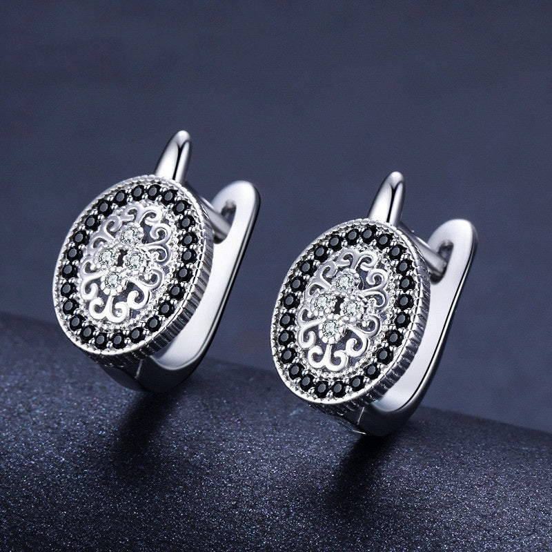 ✨ Boucles d'Oreilles Éblouissantes en Cuivre - Strass Scintillants, Élégance Intemporelle, Finition Premium 😊