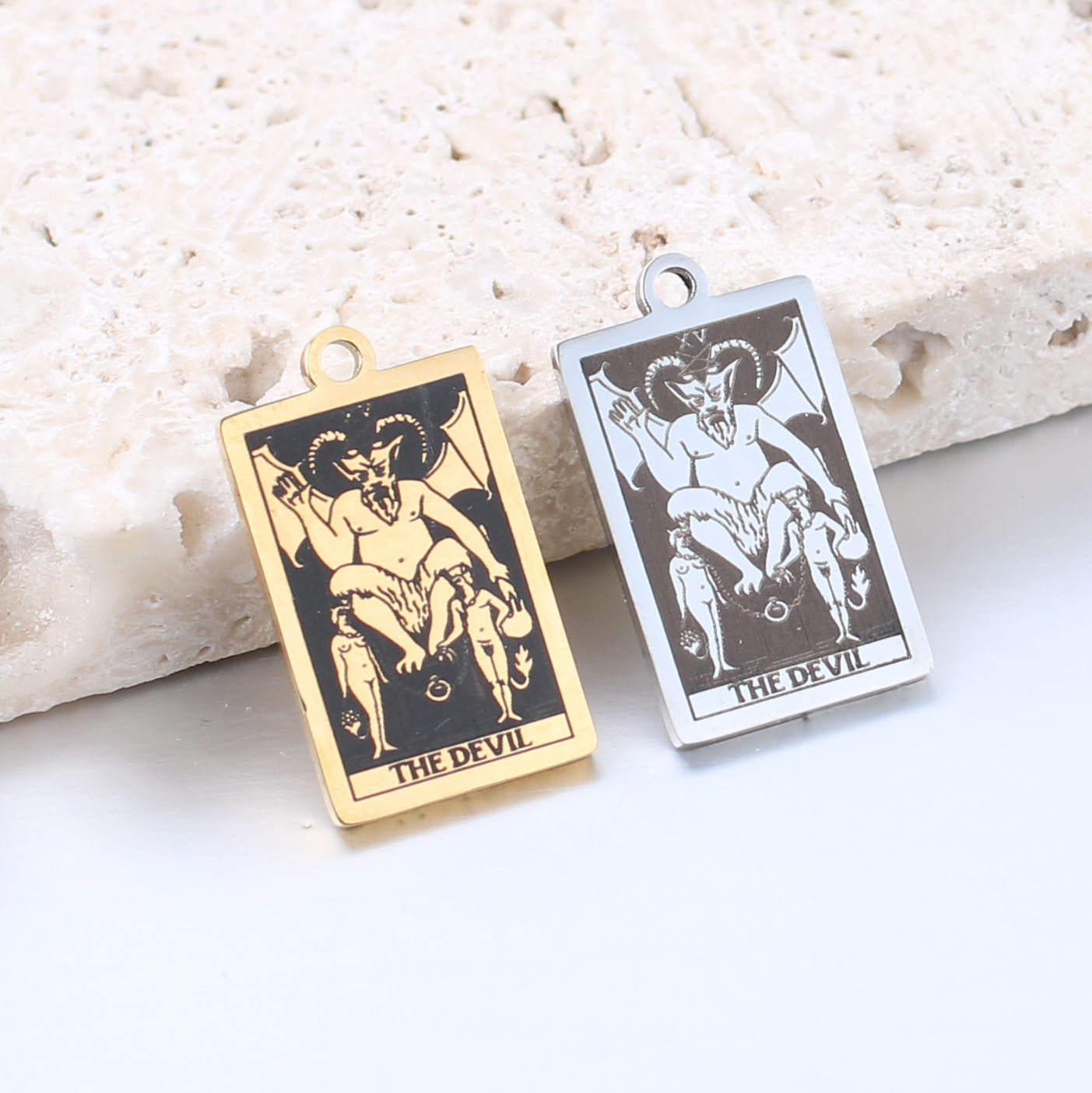✨ Collier Tarot Vintage en Acier Inoxydable - Porte-Bonheur Élégant, Durable et Idéal pour un Style Unique