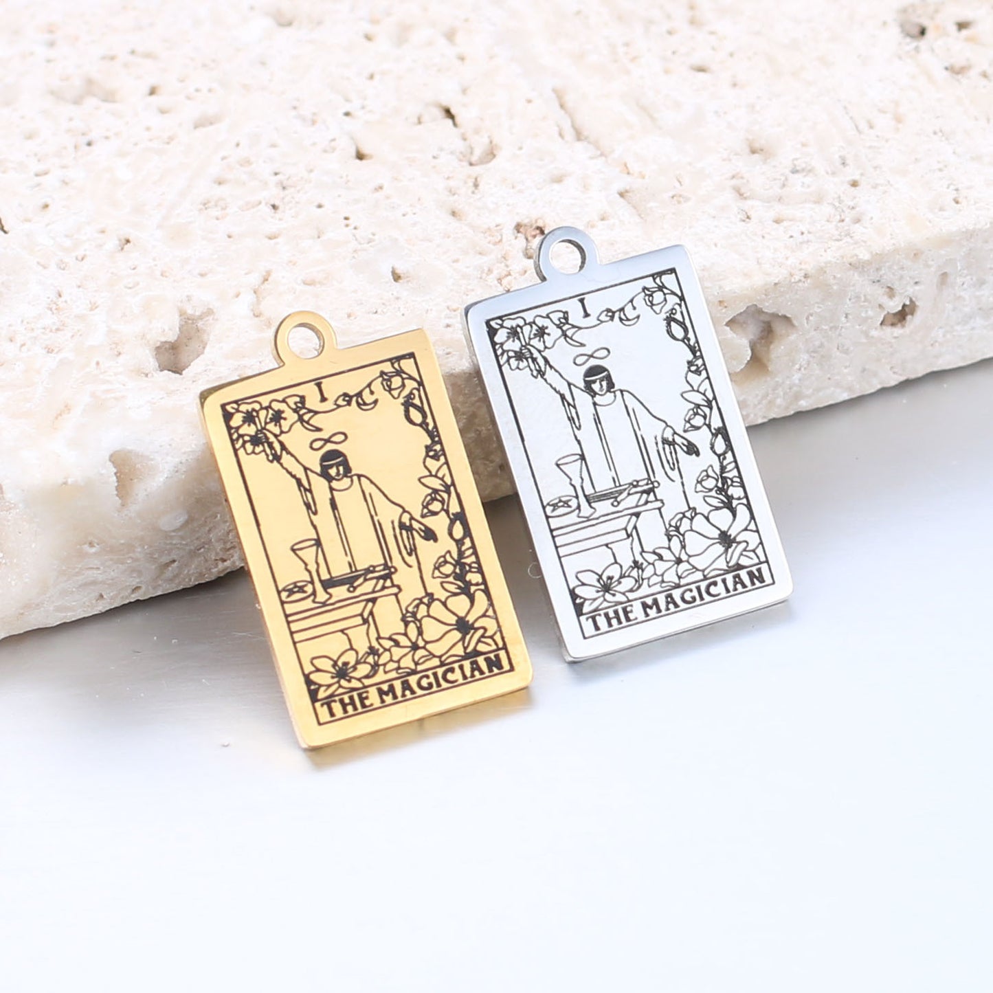 ✨ Collier Tarot Vintage en Acier Inoxydable - Porte-Bonheur Élégant, Durable et Idéal pour un Style Unique