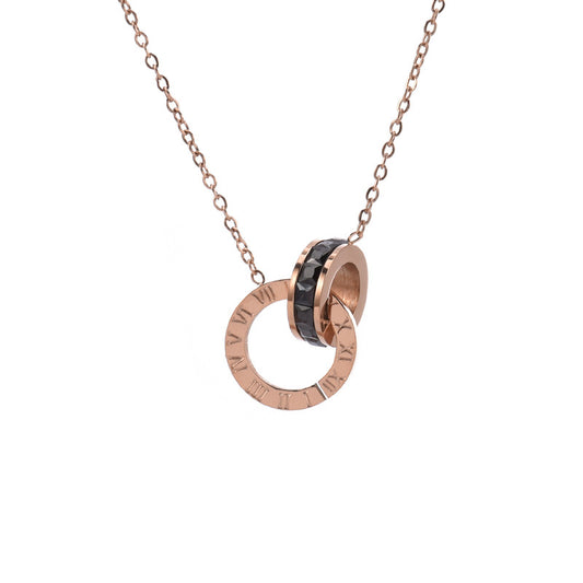 Collier Élégant Femme en Acier Titane - Pendentif Chiffres Romains, Diamants Brillants pour un Style Raffiné