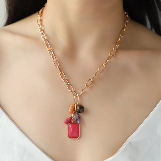 💎 Collier Pendentif Femme Tempérament Élégant - Design Luxueux, Style Européen et Américain, Idéal pour Toutes Occasions