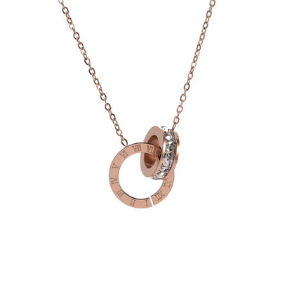 Collier Élégant Femme en Acier Titane - Pendentif Chiffres Romains, Diamants Brillants pour un Style Raffiné