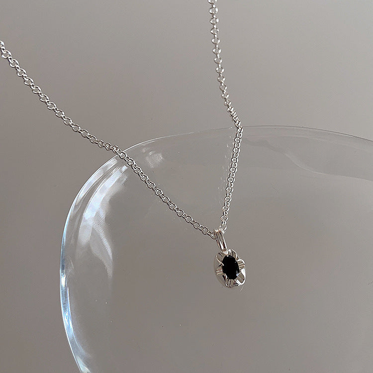 Pendentif Femme Élégant en Zircon et Perle - Design Métal Irrégulier, Style Intemporel et Raffiné