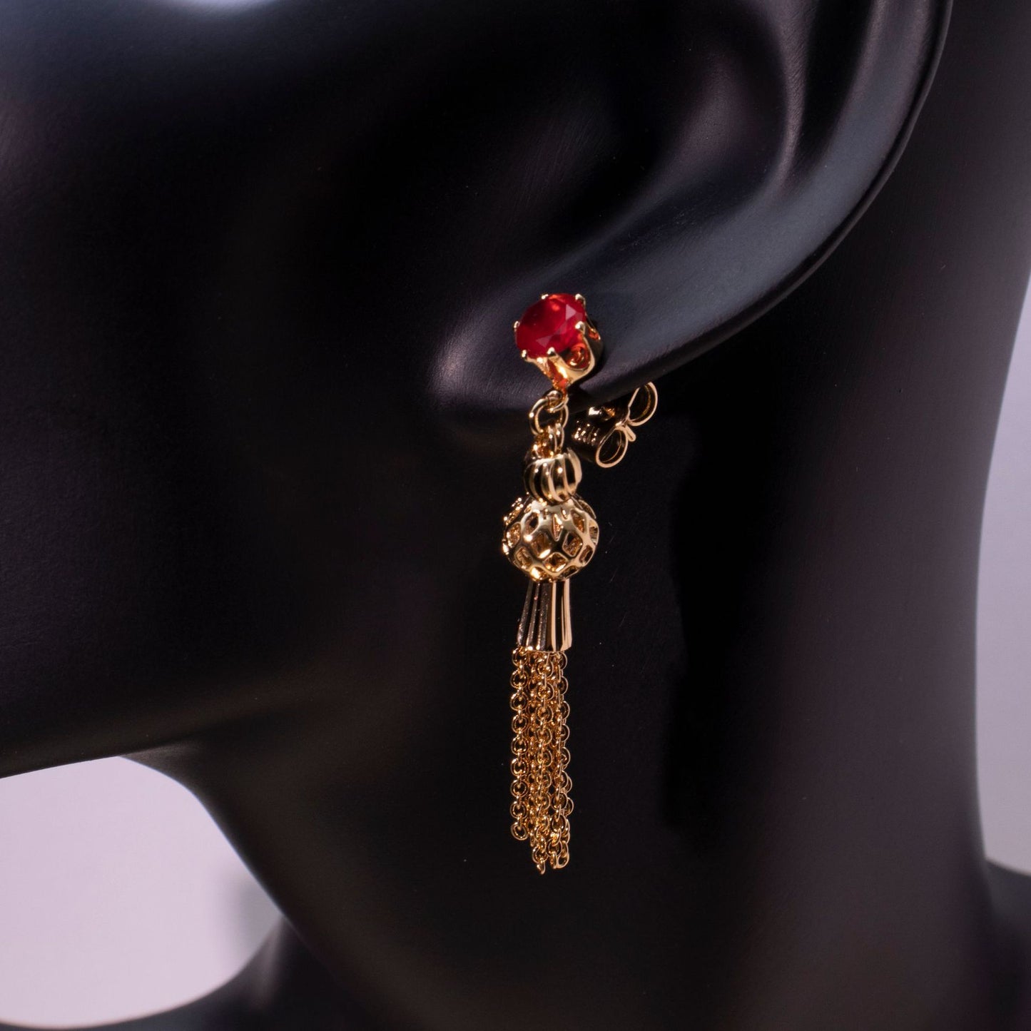 Voici une suggestion de titre SEO optimisé pour votre produit :

**🌟 Boucles d'Oreilles Chic - Franges en Or et Diamants, Idéales pour Éblouir à Chaque Événement ✨**

N'hésitez pas à me faire savoir si vous souhaitez d'autres options ou des ajustements !
