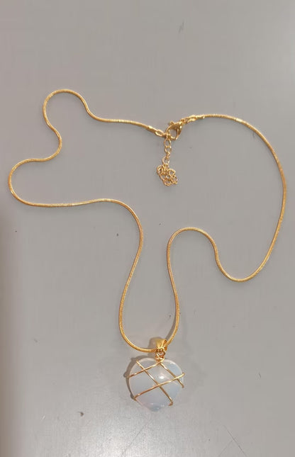"✨ Ravissant Collier en Pierre de Lune - Design Féérique, Bijou Unique pour Cadeaux Magiques et Contes de Fées"