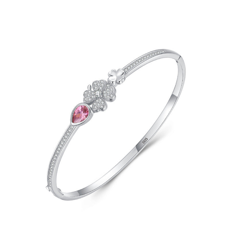 ✨ Bracelet Trèfle Élégant en Argent S925 - Style Coréen Raffiné, Idéal pour un Look Féminin Chic et Sophistiqué