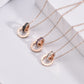 Collier Élégant Femme en Acier Titane - Pendentif Chiffres Romains, Diamants Brillants pour un Style Raffiné