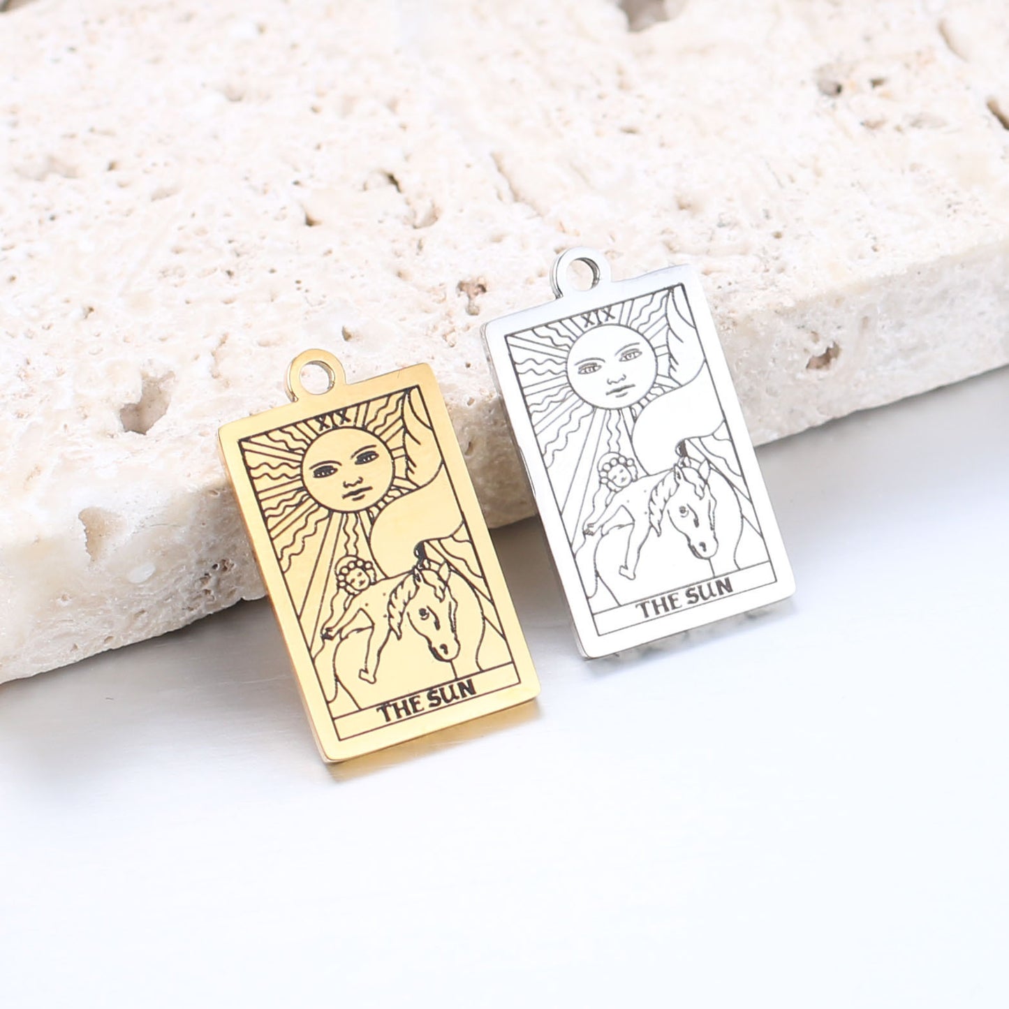 ✨ Collier Tarot Vintage en Acier Inoxydable - Porte-Bonheur Élégant, Durable et Idéal pour un Style Unique