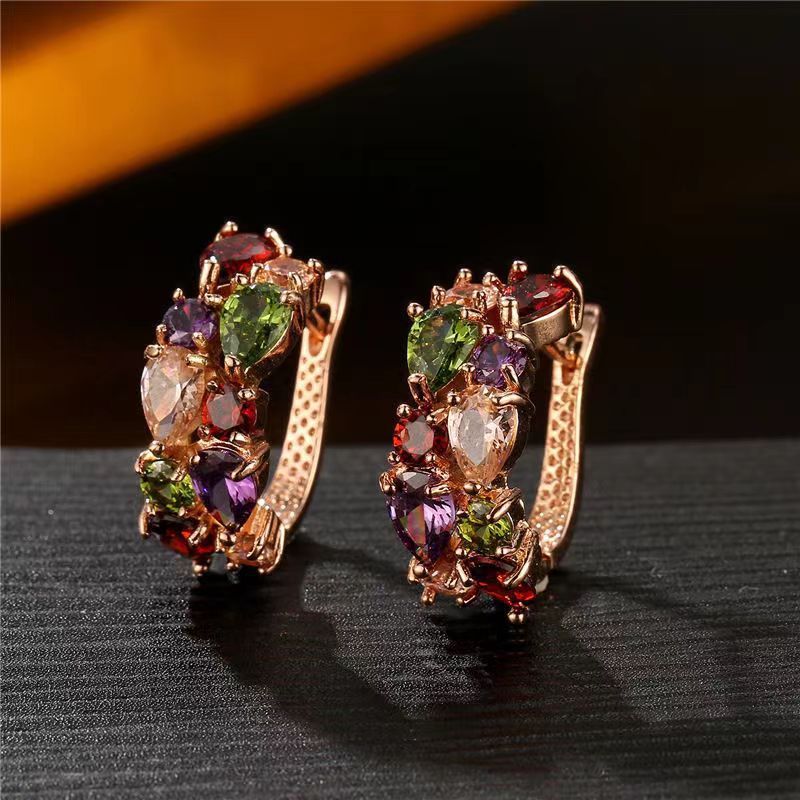 🌟 Clips d'Oreilles Élégants pour Femme - Zircon de Haute Qualité, Style Raffiné à Petit Prix